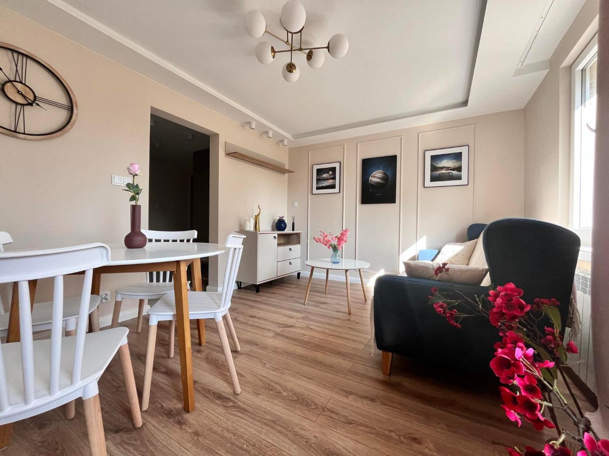 Prestige Apartment Bohaterow Warszawy Kielce Ngoại thất bức ảnh